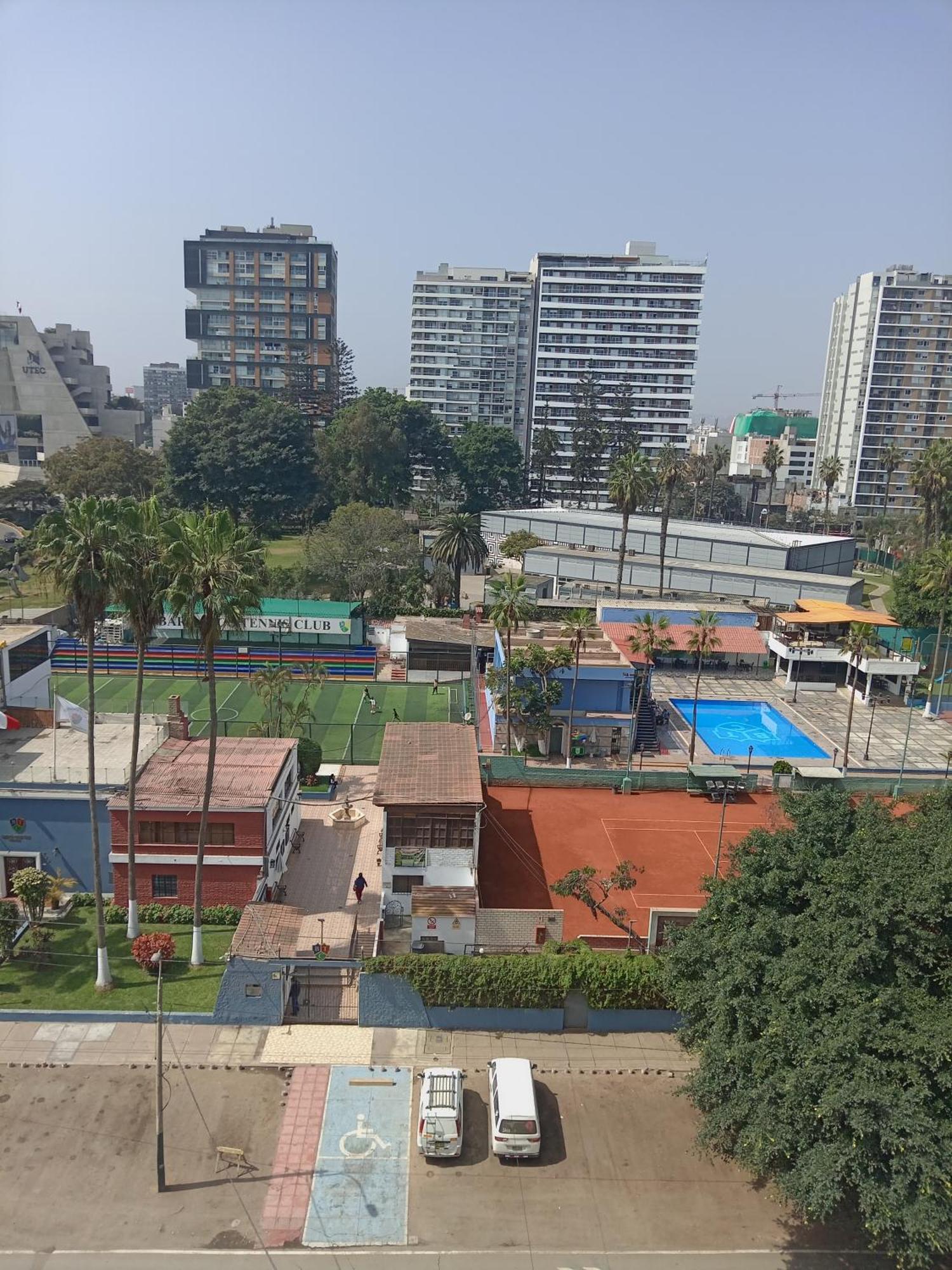 En El Corazon De Barranco Y Estacionamiento Libre Apartamento
